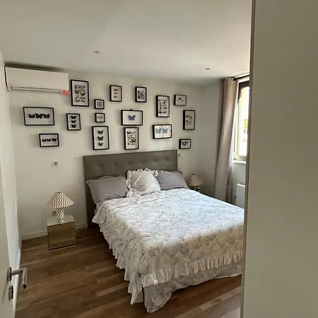 Beautiful Townhouse With Parking Space